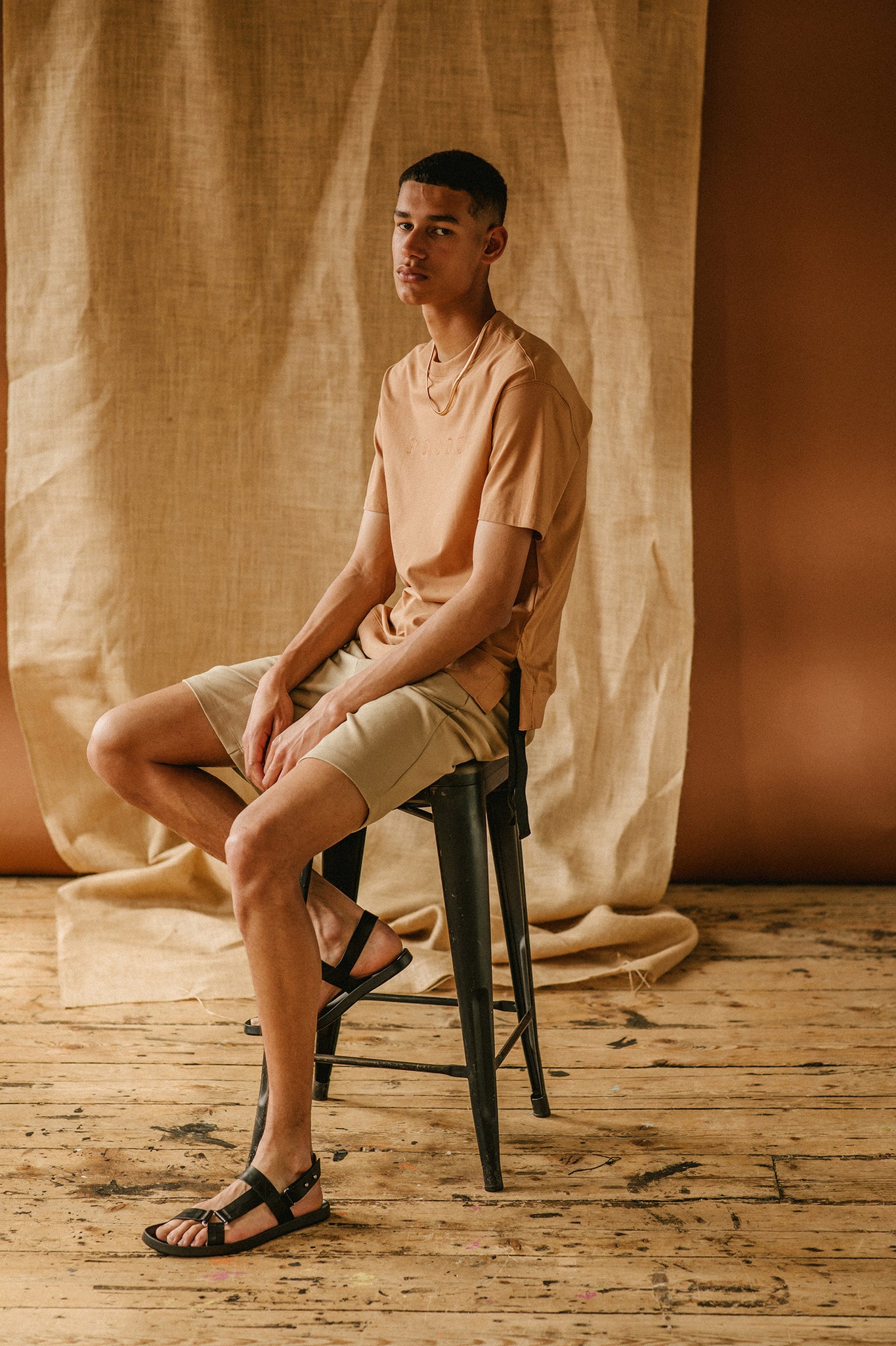 SAND CHINO LONGLINE SHORT